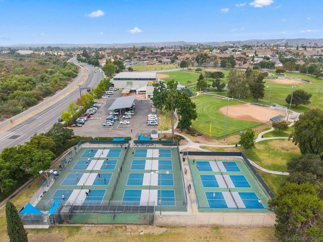 656 Flora Dr, Oceanside, CA 92057