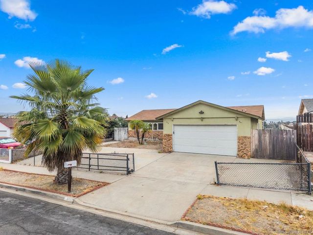 656 Flora Dr, Oceanside, CA 92057