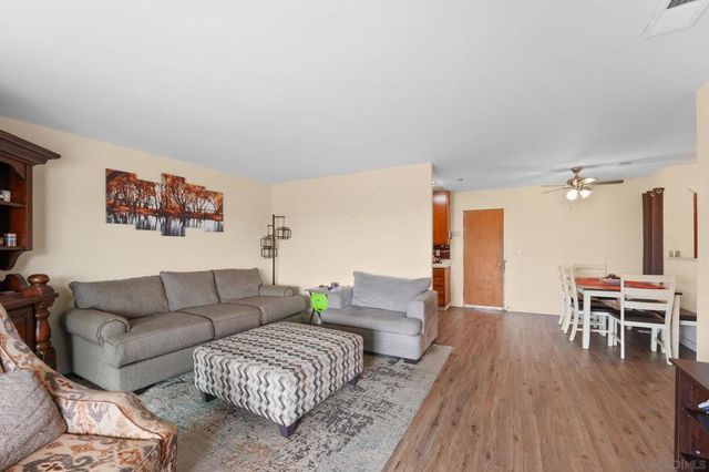 656 Flora Dr, Oceanside, CA 92057