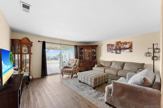 656 Flora Dr, Oceanside, CA 92057