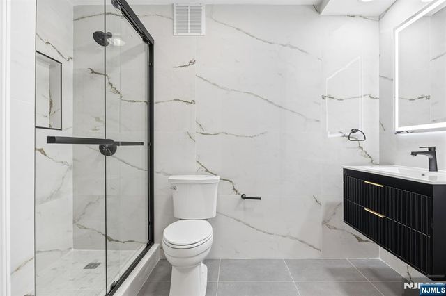 300 Winston Drive 2502, Cliffside Park, NJ 07010