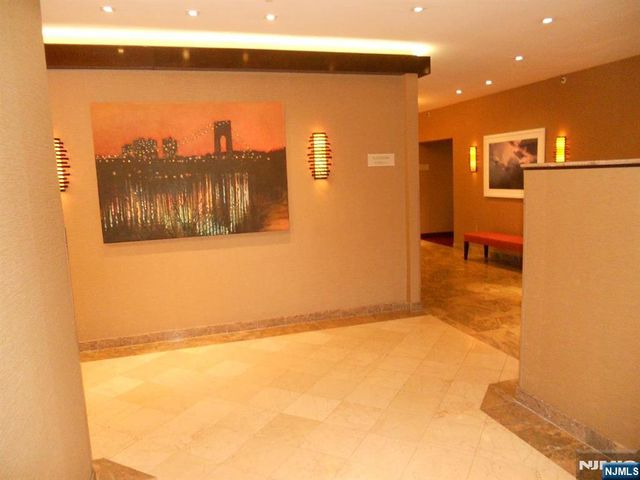 300 Winston Drive 2502, Cliffside Park, NJ 07010