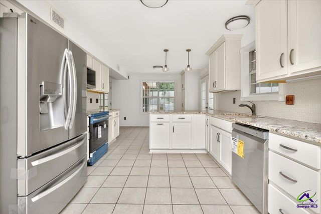 102 Applegate Court, Bonaire, GA 31005