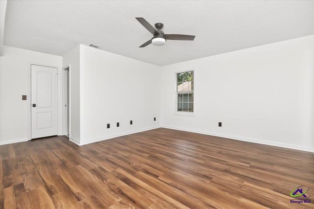 102 Applegate Court, Bonaire, GA 31005