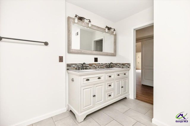 102 Applegate Court, Bonaire, GA 31005