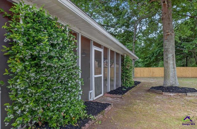 102 Applegate Court, Bonaire, GA 31005