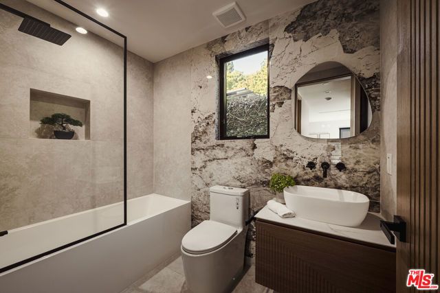 2749 Tilden Avenue, Los Angeles, CA 90064