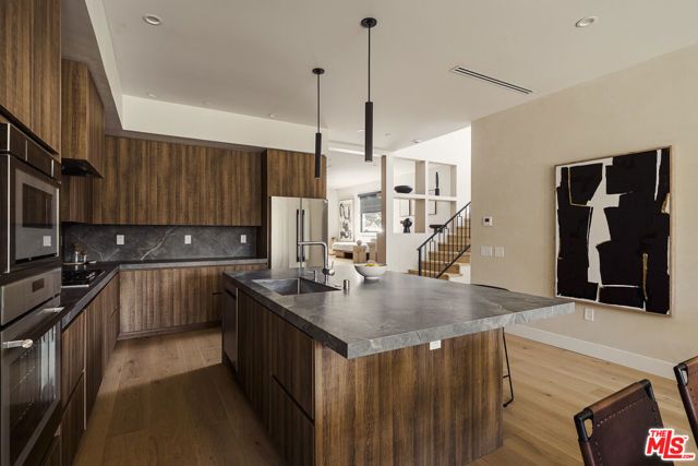 2749 Tilden Avenue, Los Angeles, CA 90064