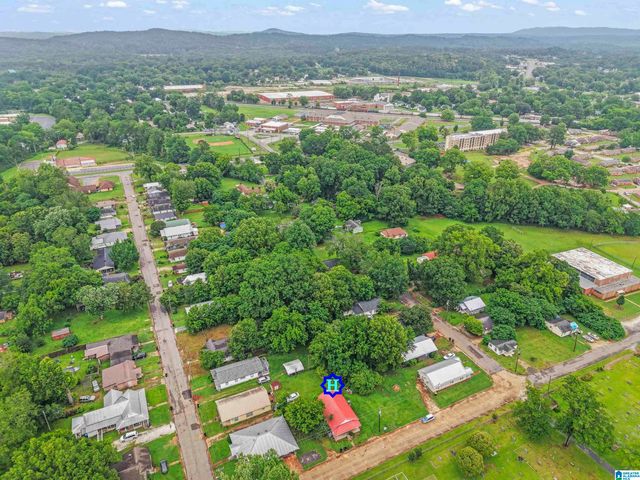 606 W PINE STREET, Sylacauga, AL 35150