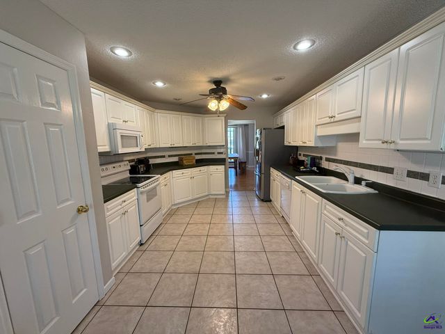 409 Tucker Place, Warner Robins, GA 31088