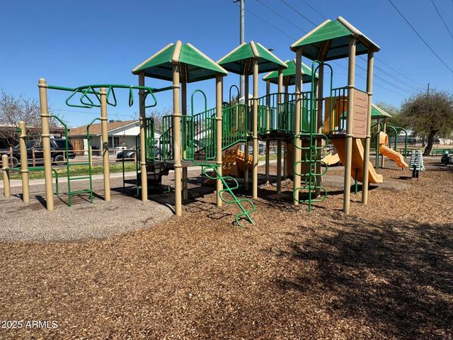 2130 W Sherman Street, Phoenix, AZ 85009