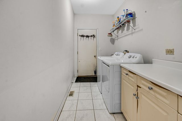 6936 Lexington Court, Tinley Park, IL 60477