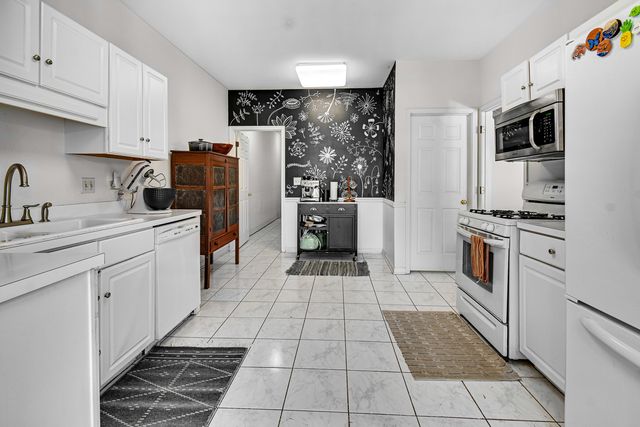 6936 Lexington Court, Tinley Park, IL 60477