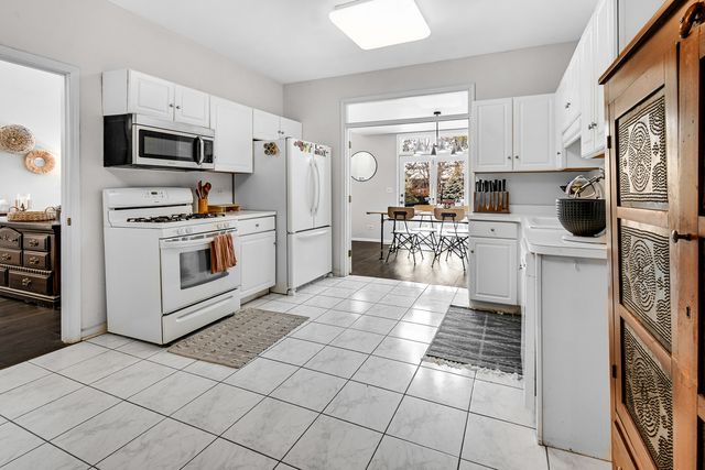 6936 Lexington Court, Tinley Park, IL 60477