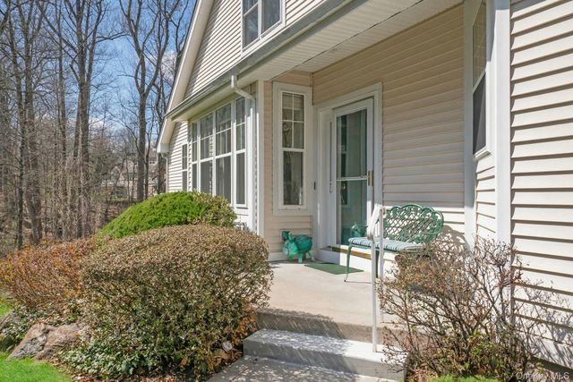 18 Briarbrook Drive, Briarcliff Manor, NY 10510