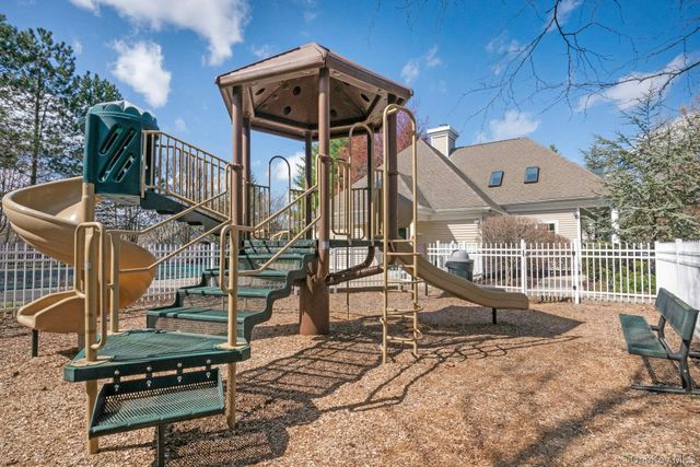 18 Briarbrook Drive, Briarcliff Manor, NY 10510