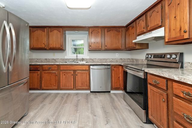 2275 E Lake Lansing Road, East Lansing, MI 48823
