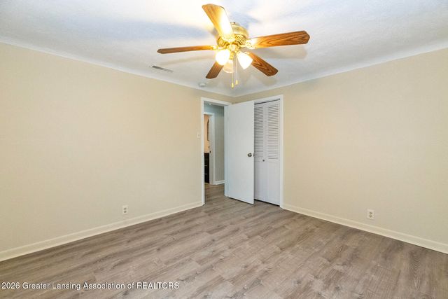 2275 E Lake Lansing Road, East Lansing, MI 48823