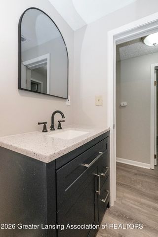 2275 E Lake Lansing Road, East Lansing, MI 48823