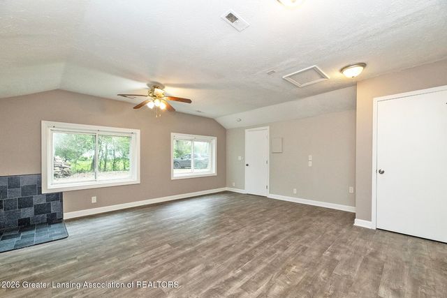 2275 E Lake Lansing Road, East Lansing, MI 48823