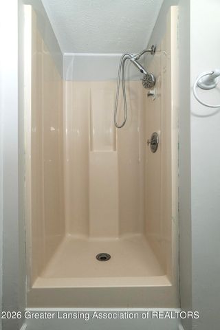 2275 E Lake Lansing Road, East Lansing, MI 48823