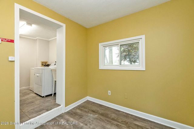 2275 E Lake Lansing Road, East Lansing, MI 48823