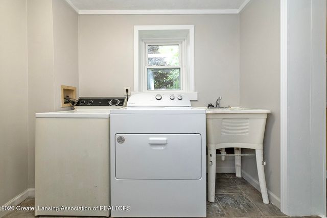 2275 E Lake Lansing Road, East Lansing, MI 48823
