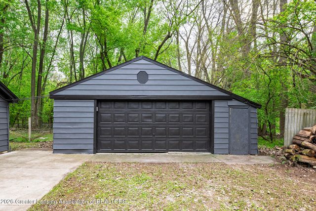 2275 E Lake Lansing Road, East Lansing, MI 48823
