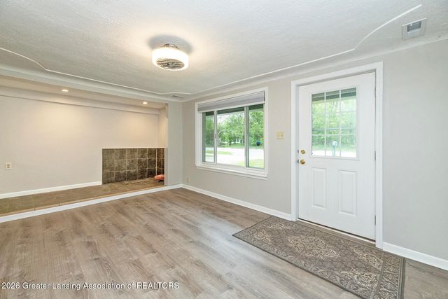 2275 E Lake Lansing Road, East Lansing, MI 48823