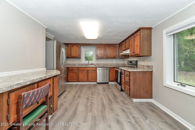 2275 E Lake Lansing Road, East Lansing, MI 48823