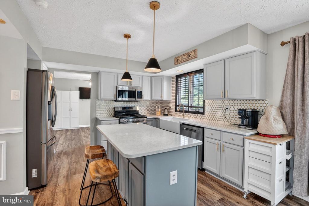 Image 14 of property listing at 9 LANCASHIRE CT, Owings Mills, MD 21117