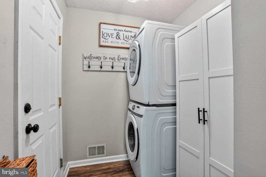 Image 30 of property listing at 9 LANCASHIRE CT, Owings Mills, MD 21117