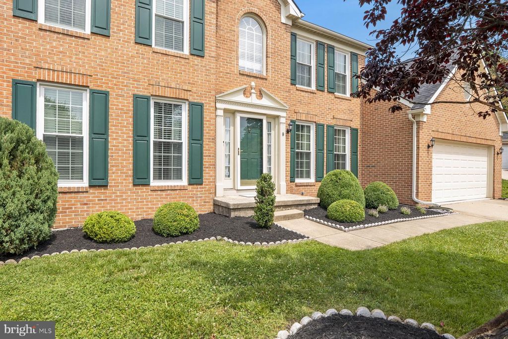 Image 4 of property listing at 9 LANCASHIRE CT, Owings Mills, MD 21117