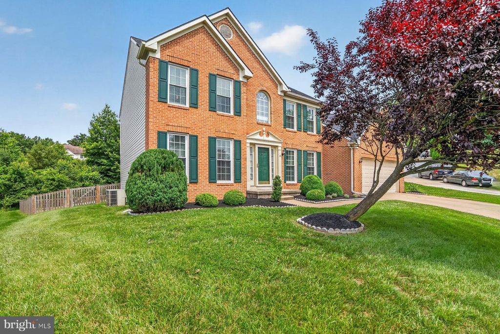 Image 5 of property listing at 9 LANCASHIRE CT, Owings Mills, MD 21117