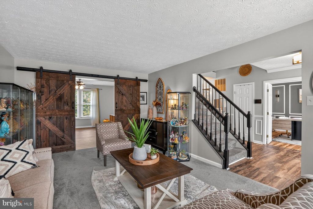 Image 8 of property listing at 9 LANCASHIRE CT, Owings Mills, MD 21117
