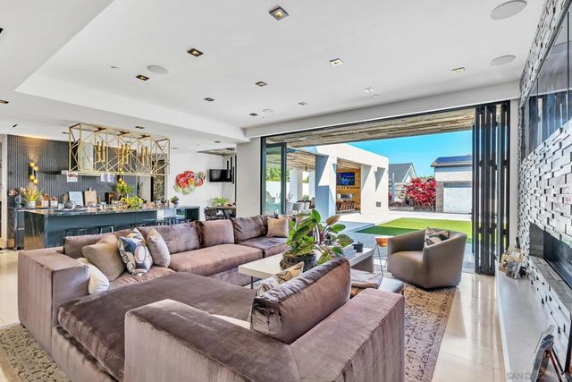 969 Adella Ave, Coronado, CA 92118