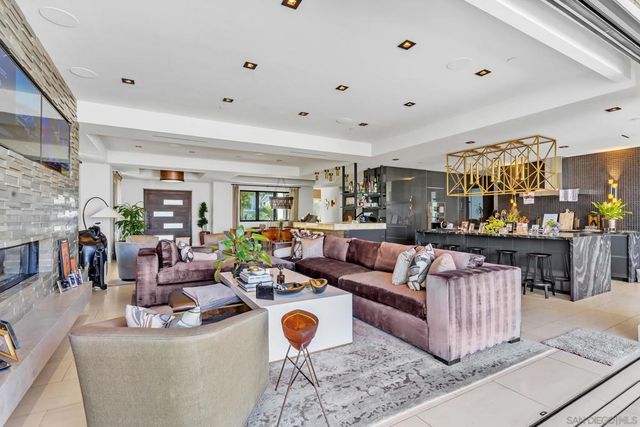 969 Adella Ave, Coronado, CA 92118