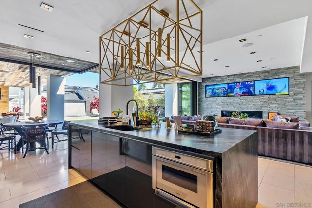 969 Adella Ave, Coronado, CA 92118