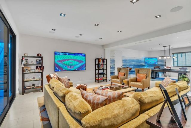 969 Adella Ave, Coronado, CA 92118