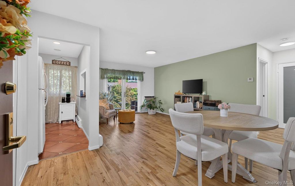 1 Toms Point Lane 17E, Port Washington, NY 11050 — exterior