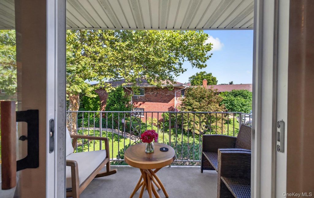 1 Toms Point Lane 17E, Port Washington, NY 11050 — photo 5