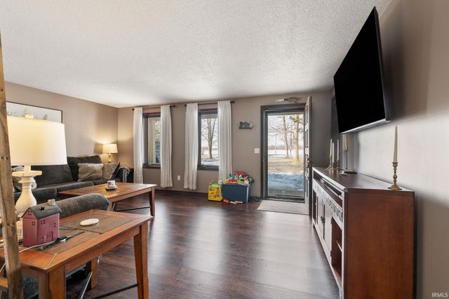 5107 County Road 19, Garrett, IN 46738