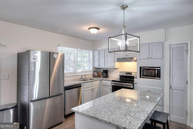 2725 Shoreland Drive SW, Atlanta, GA 30331