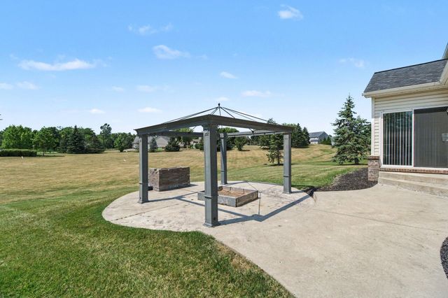 26123 Cornell Drive, South Lyon, MI 48178