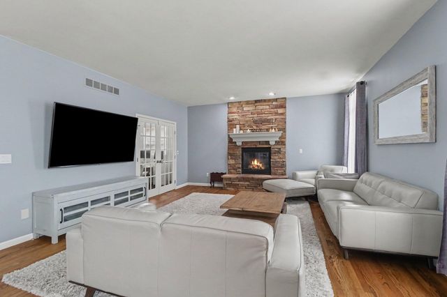 26123 Cornell Drive, South Lyon, MI 48178