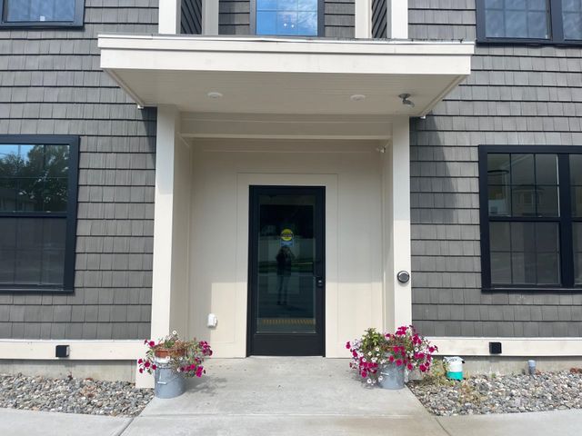 725 Central Ave Unit 302, Dover, NH 03820