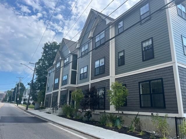 725 Central Ave Unit 302, Dover, NH 03820