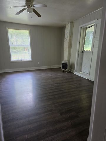 1048 Ross Hollow Rd, Ashland City, TN 37015