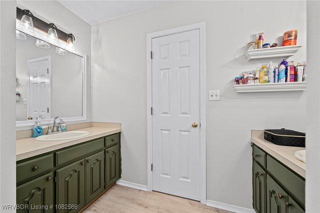 4601 Tanglewood Drive, Van Buren, AR 72956