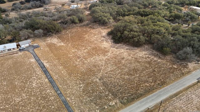 246 Shamrock Dr.,, Floresville, TX 78114